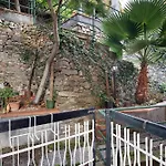 Апартаменты Alassio Holiday *